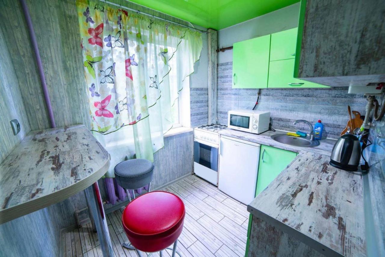 Богдана Хмельницкого 13. Левый Берег Dnipro Extérieur photo